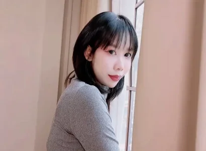 Cô gái trẻ xinh đẹp thuê trọ và làm tình với chủ luôn