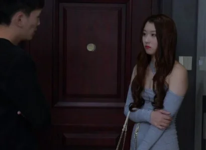 Đi chơi tình cờ gặp em hàng xóm